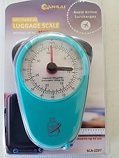 Sansai Mechanical Luggage scale weighs up to 35kgs avoid airline surcharges