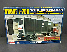 NEW IN A SEALED BOX    Lindberg Big Rig Truck Model  Dodge L700 with Box