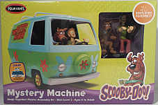 Polar Lights  Scooby  Doo Mystery Machine includes prepainted Scoobydoo and Sh