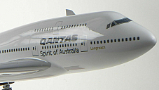 QANTAS LARGE MODEL PLANE BOEING JUMBO  JET 747-400  1:160 AIRPLANE 48 cm SOLID