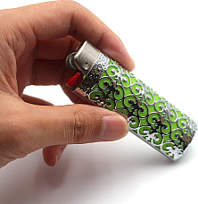 Bic silver Funky case comes with a Bic maxi lighter ,silver metal great look.