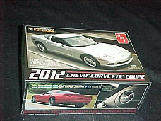 AMT 2012 Chevy Corvette Coupe  1 25 model kit Show Room Replicas fun easy build