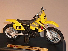 MAISTO SUZUKI RM250 1 18 HIGHLY DETAILED MODEL